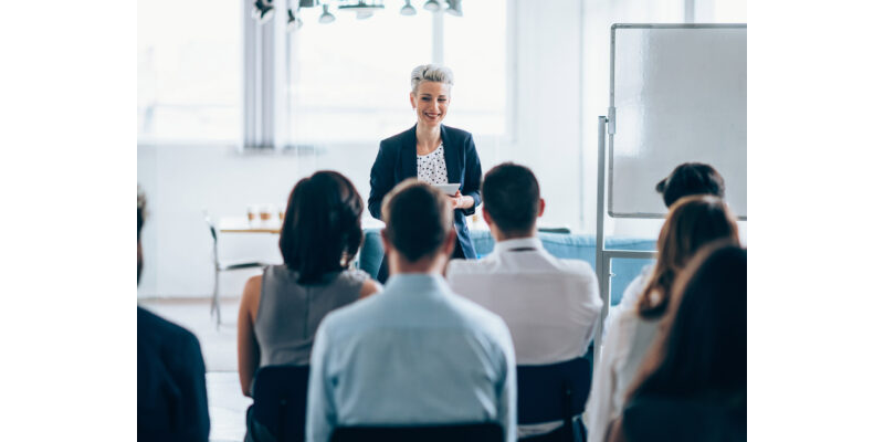 BUSINESS ENGLISH - PRE INTERMEDIATE